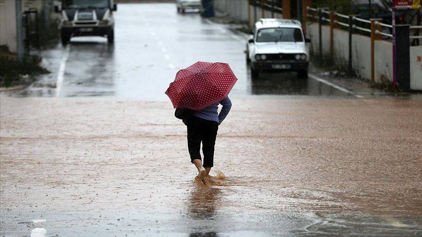 İstanbul’da sağanak alarmı: Saat 16.00’dan itibaren eğitime ara! 4